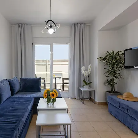 Adelphes Beachfront With Direct Connection To The Appartement La Canée