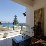 شقة Adelphes Beachfront With Direct Connection To The