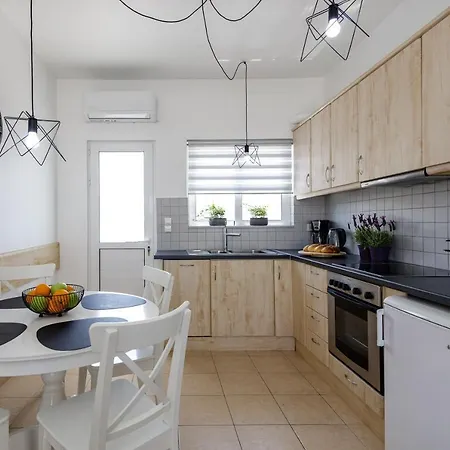 Adelphes Beachfront With Direct Connection To The * Chania (Crete)