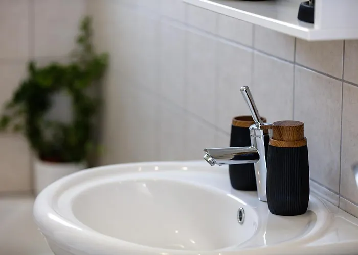 Adelphes Beachfront With Direct Connection To The Апартаменти