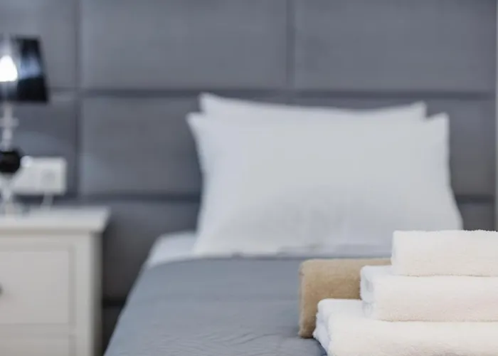 Adelphes Beachfront With Direct Connection To The Апартаменти *