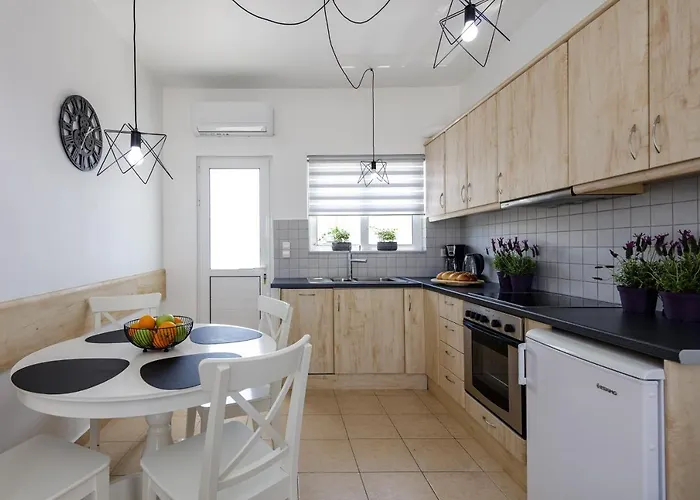 Adelphes Beachfront With Direct Connection To The * Ханья (Крит)