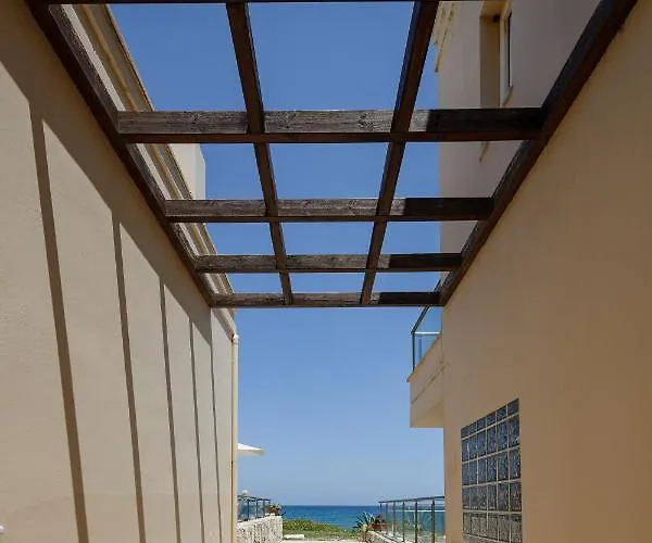 Adelphes Beachfront With Direct Connection To The Апартаменти Ханья (Крит)