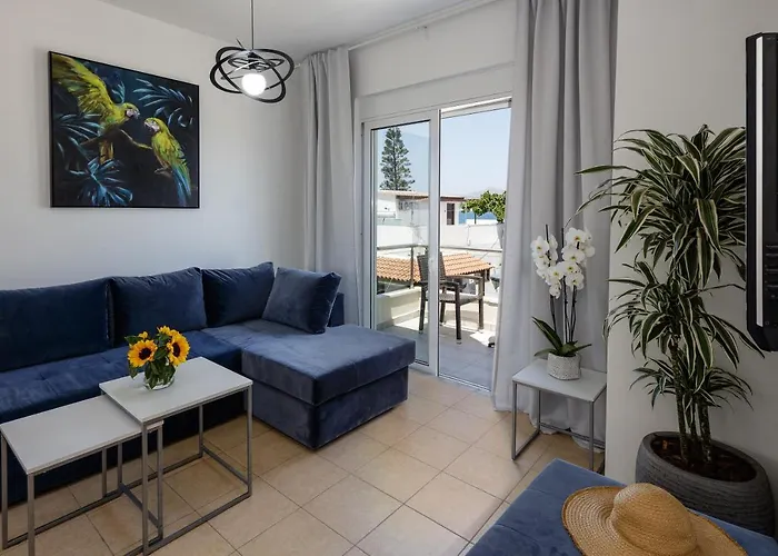 Appartement Adelphes Beachfront With Direct Connection To The La Canée
