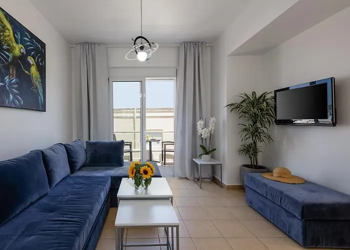 Adelphes Beachfront With Direct Connection To The Апартаменты Ханья